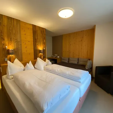 Steiner Superior Hotel